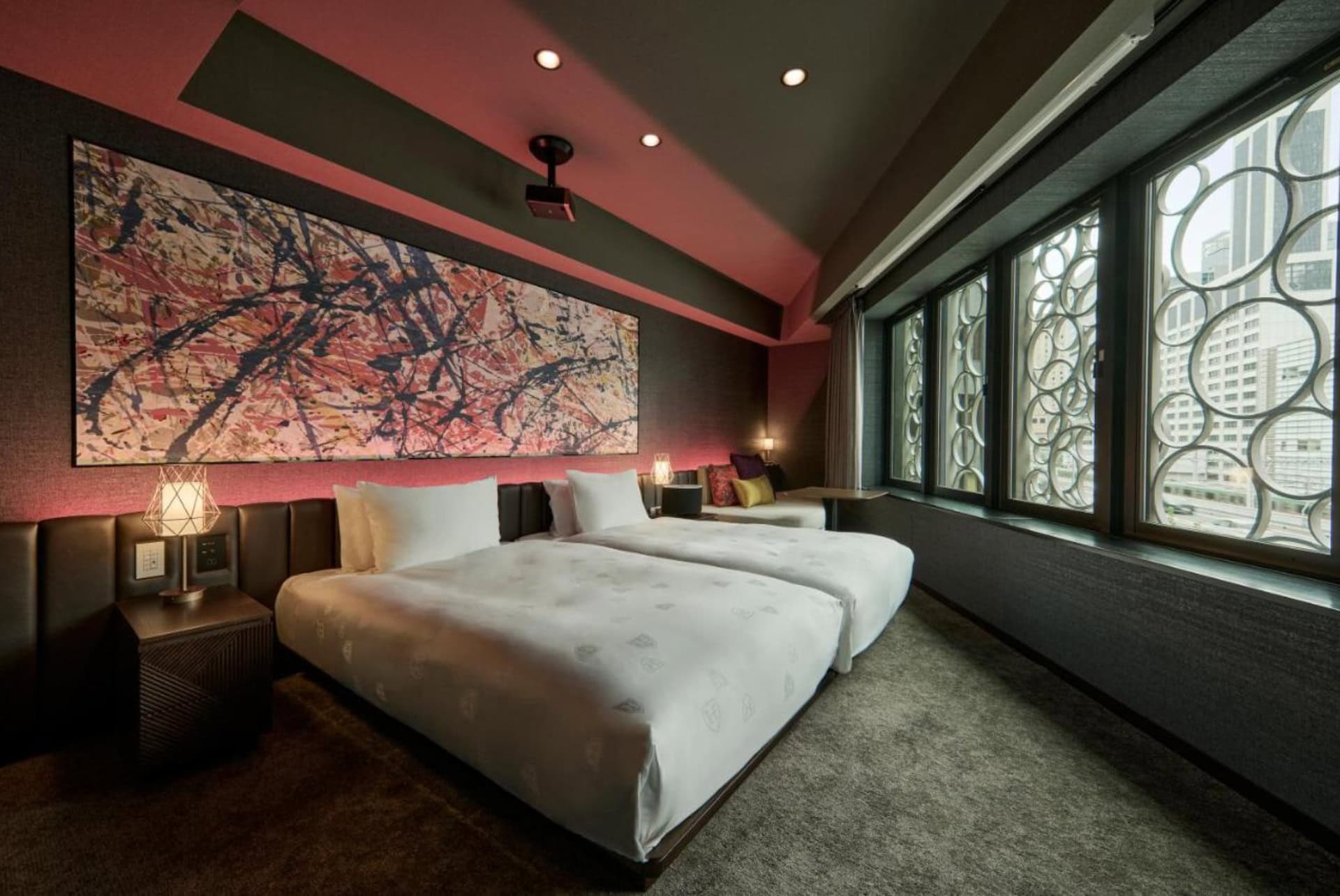 the royal park canvas ginza corridor chambre