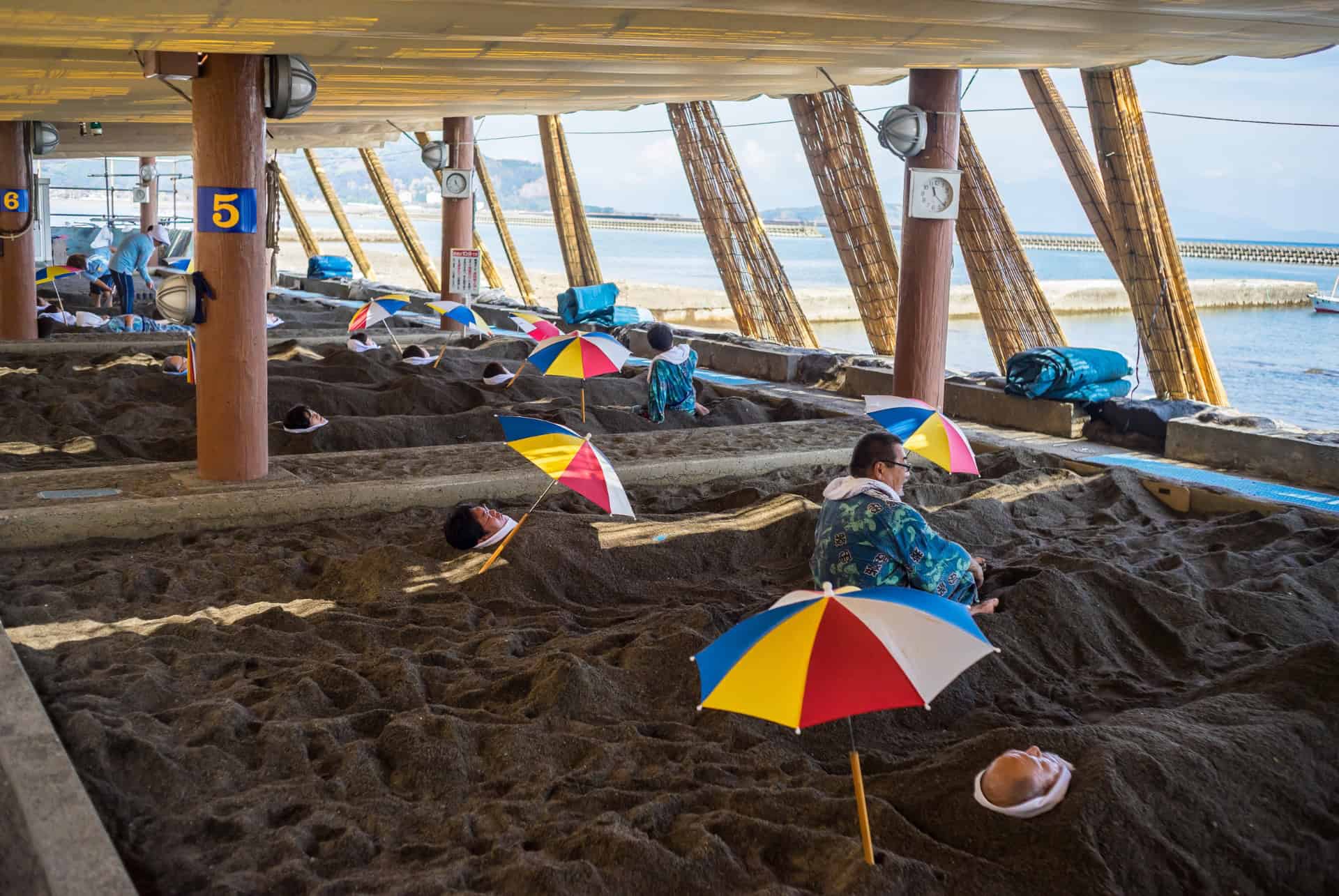 japon en aout bain de sable a ibusuki