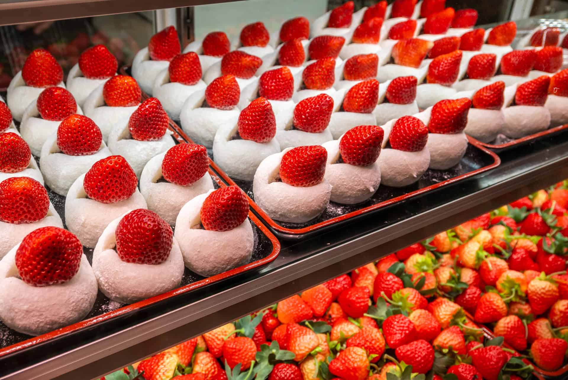 rangees de ichigo daifuku mochi rangees de ichigo daifuku mochi