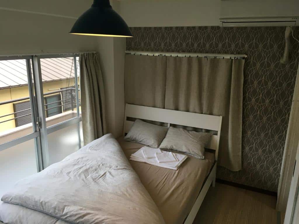 dormir hakone guesthouse azito lit
