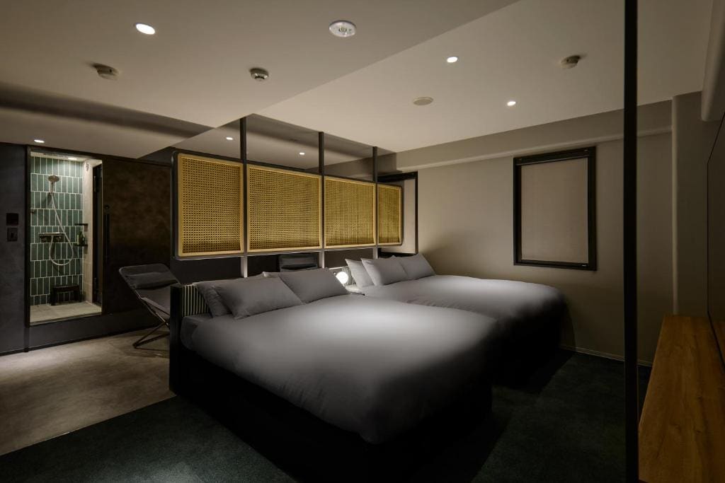 base layer hotel