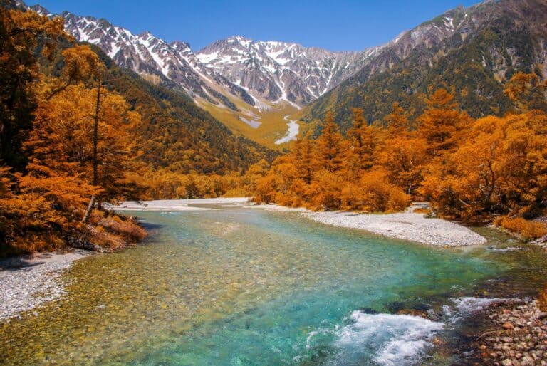 Visite au château de Matsumoto et de la vallée alpine de Kamikochi