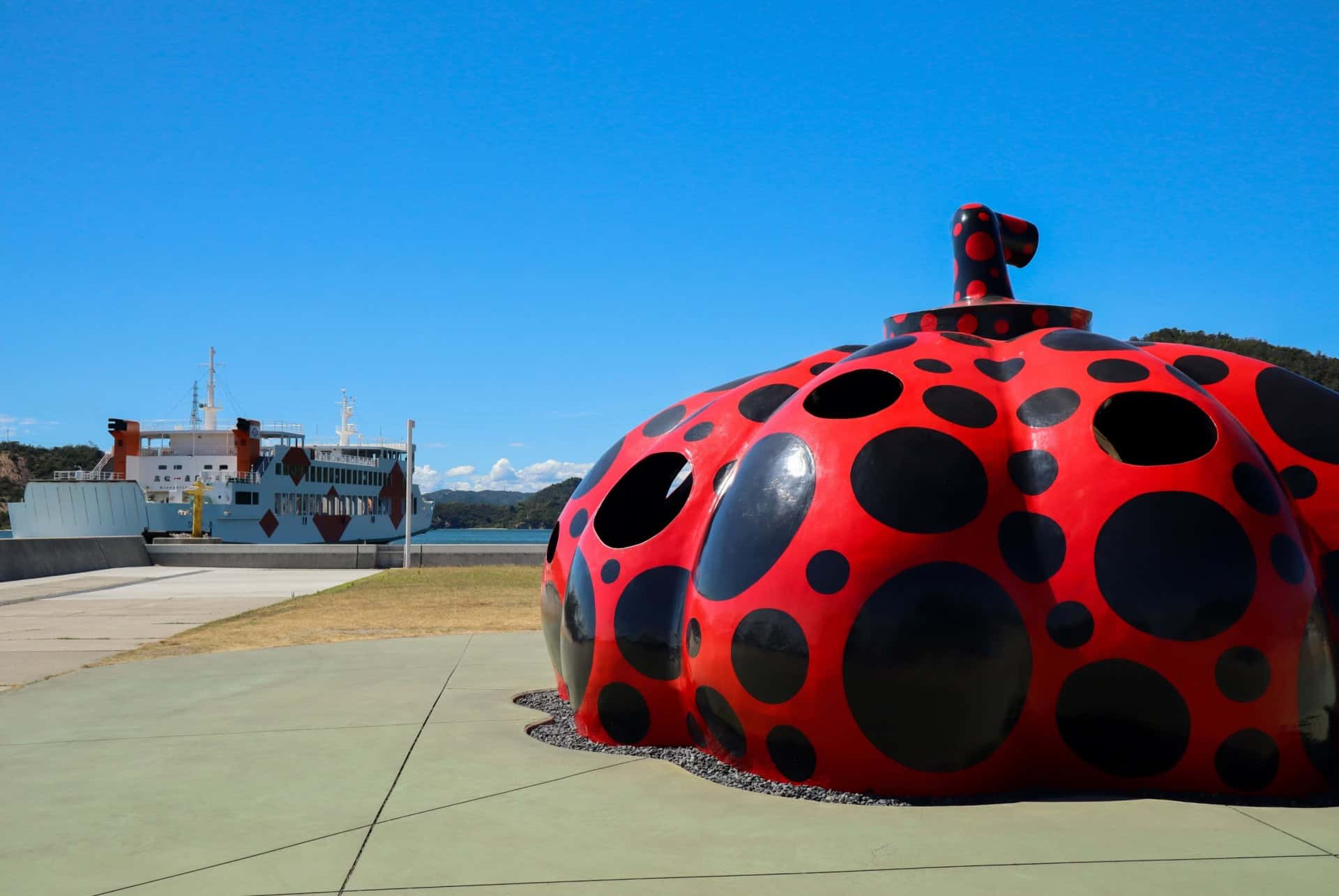 naoshima yayoi kusama rouge