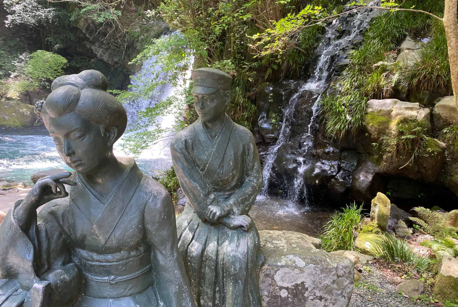 statue danseuse cascades kawazu