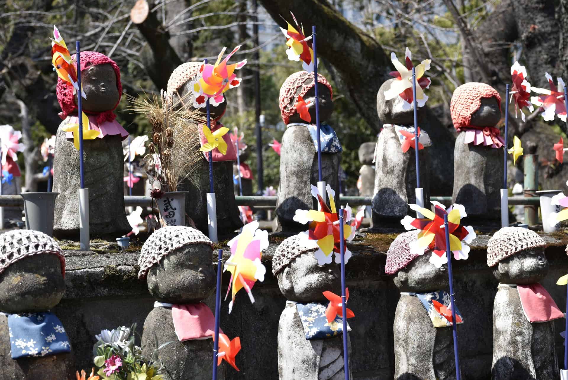 statues jizo temple zojo ji