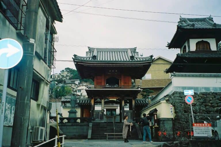 Visite du sanctuaire et des temples de Nagasaki avec cérémonie du thé